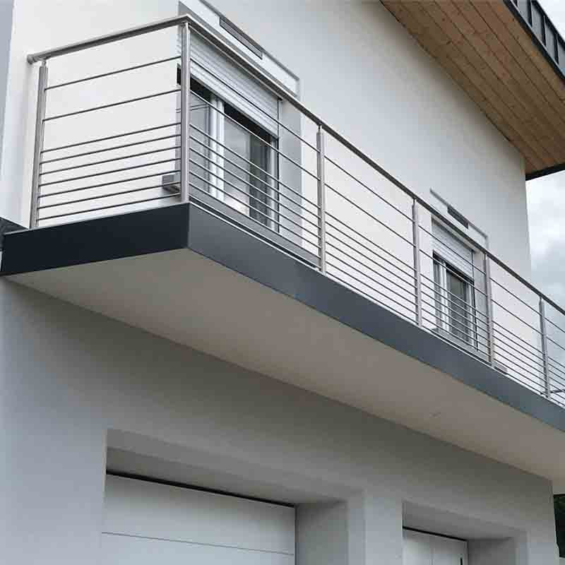rambarde de balcon design moderne conforme aux normes francaises en inox a neuf lisses a la francaise